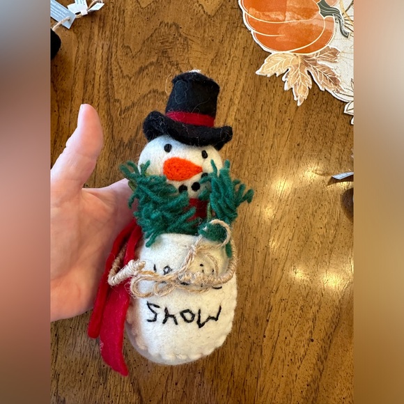 Pottery Barn NWT 8 in felt Let it Snow Snowman Christmas ornament - Picture 6 of 10